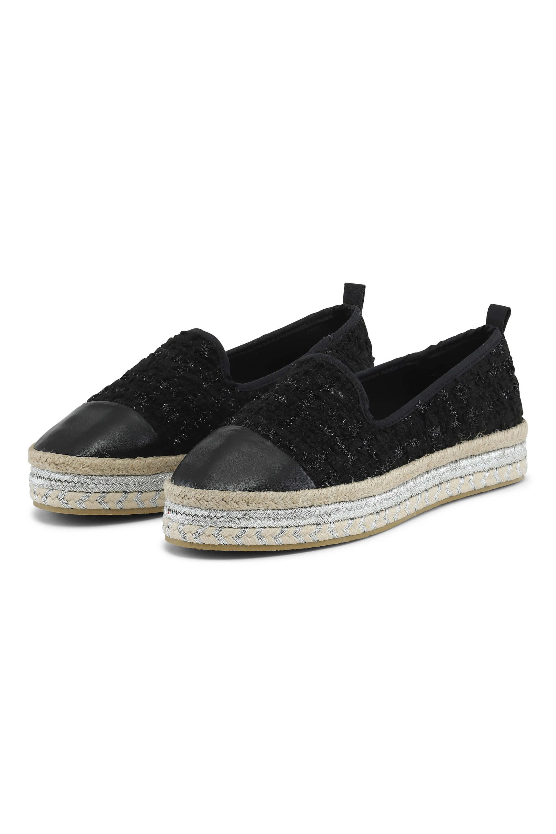 Black quiltet espadrillos with silver details