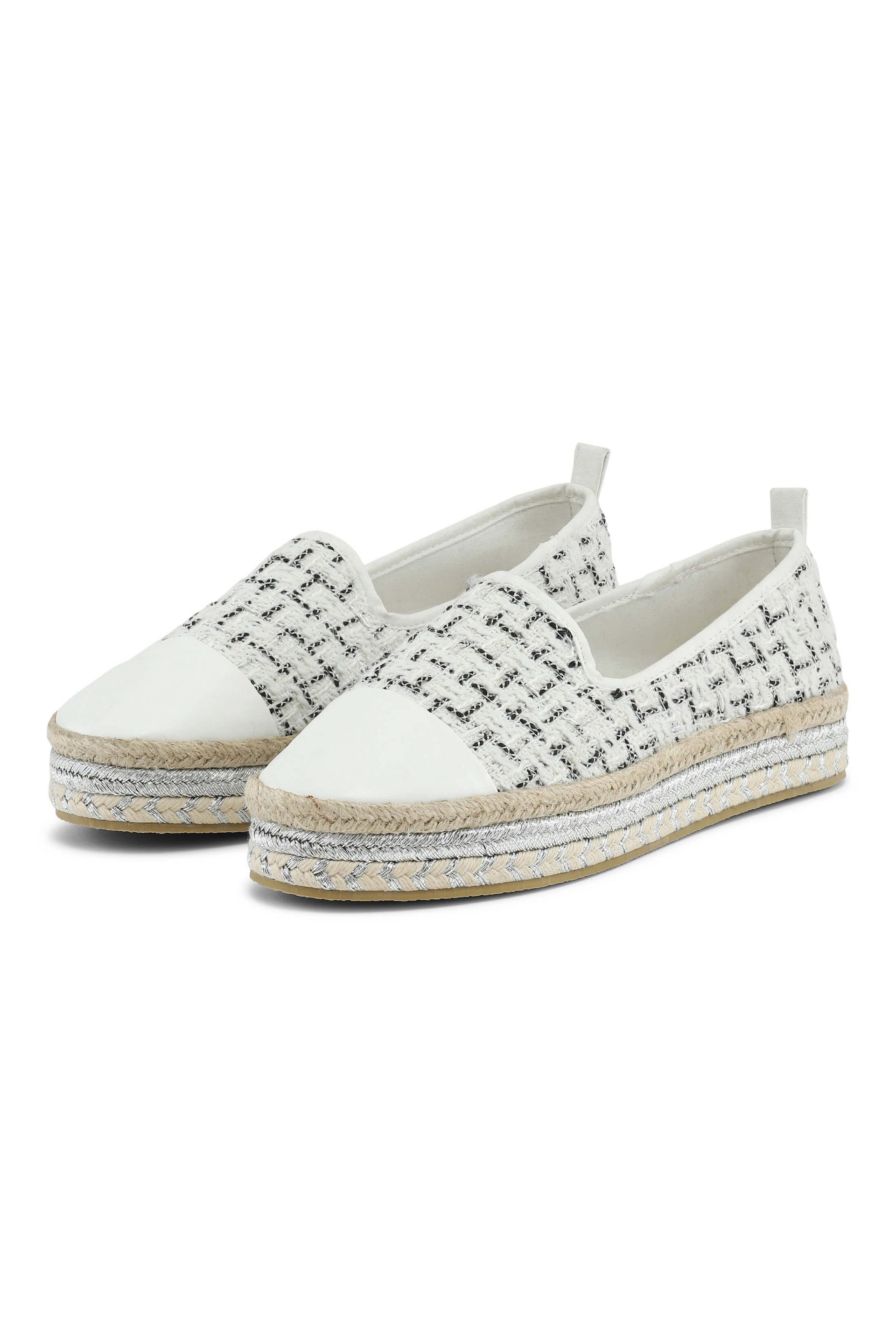 White quiltet espadrillos with silver details