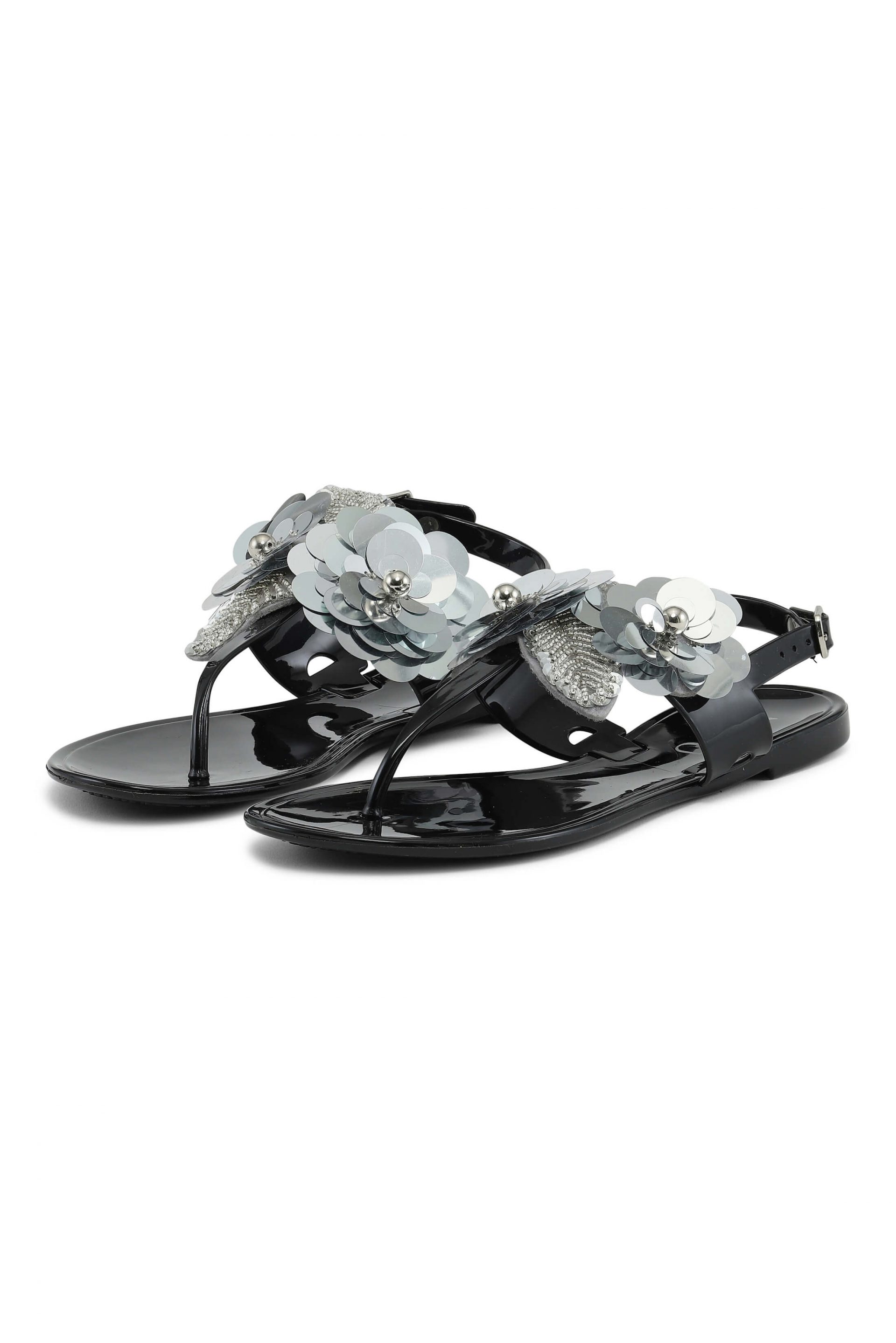 Sandals with silver-coloured flower details