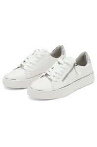 Hvide sneakers med sølvfarvet lynlås