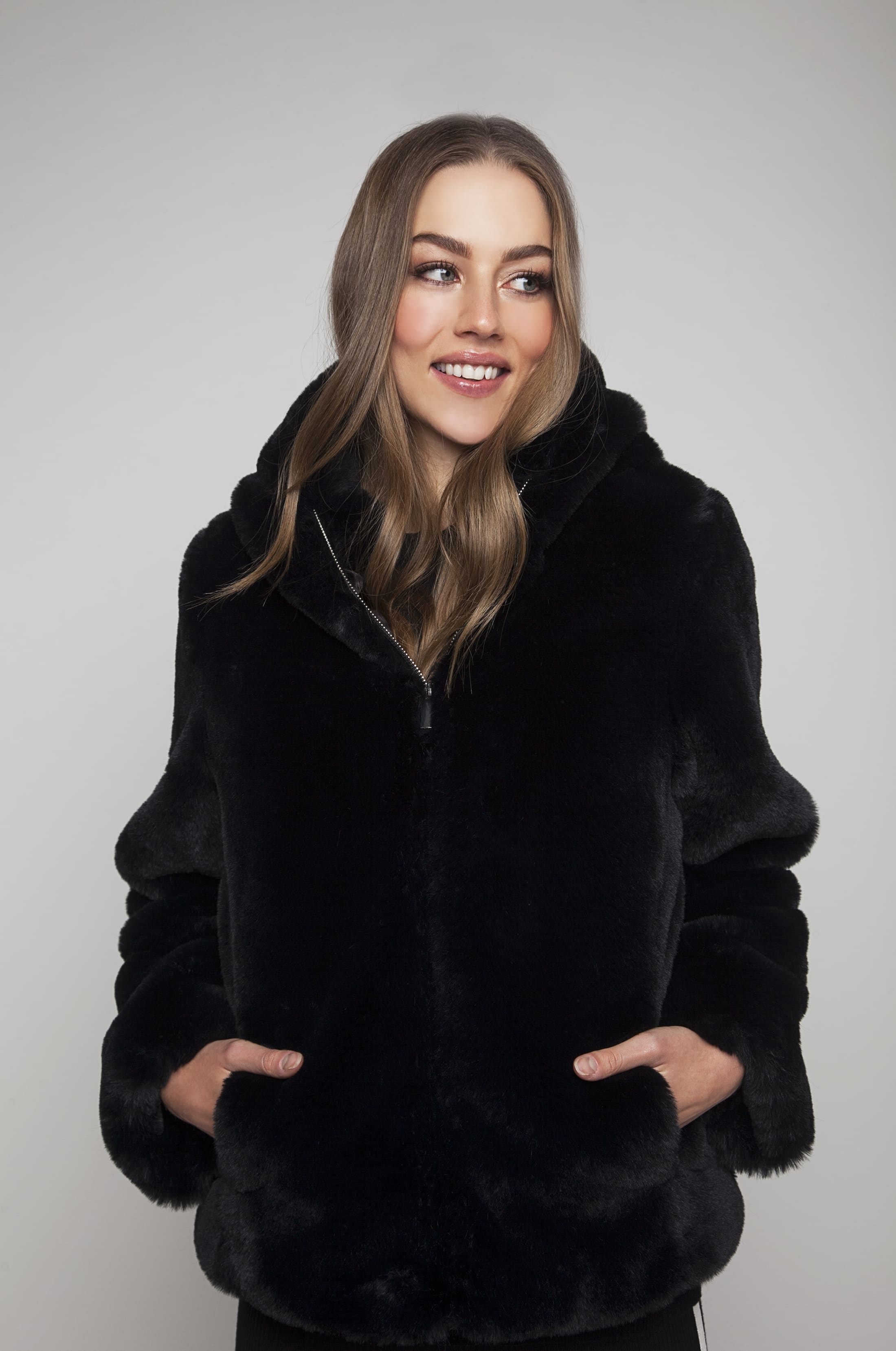 Sort faux-fur jakke hætte - Nibu Denmark