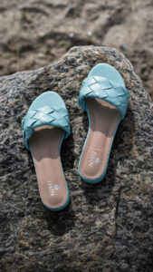 Turkis sandaler i flot design